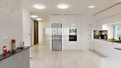 Na predaj dom, 203 m², Rosina