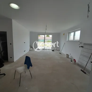 Mieszkania na sprzedaż, 5-pokojowe, Šamorín · €399 600