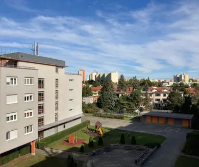 Na prenájom 2-izbový byt, 60 m², Bratislava-Dúbravka, Koprivnická