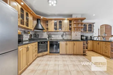 Eladó házak, 5-szobás, Bratislava-Ružinov · €529 999