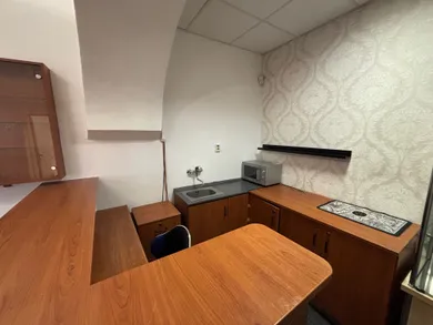 Na prenájom komerčné, 95 m², Bratislava-Staré Mesto, Obchodná