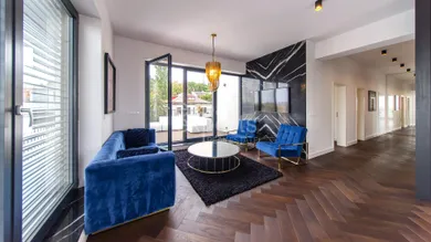 Na prenájom 4-izbový byt, 102 m², Bratislava-Staré Mesto, Vlčkova