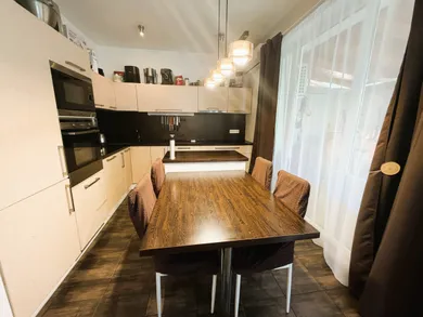 Na predaj 3-izbový dom, 81 m², Senec