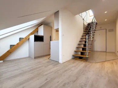 Na predaj 3-izbový byt, 75 m², Bratislava-Staré Mesto, Lazaretská