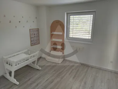Na prenájom dom, 849 m², Snežnica
