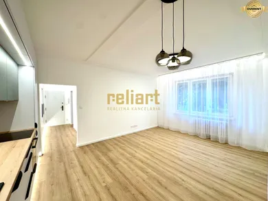 Na predaj 4-izbový byt, 68 m², Bratislava-Ružinov, Trebišovská