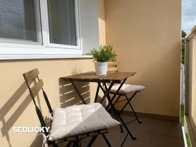 Na prenájom 2-izbový byt, 51 m², Prievidza, Š. Králika