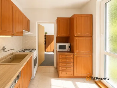 Na predaj 4-izbový byt, 69 m², Bratislava-Dúbravka, Bullova
