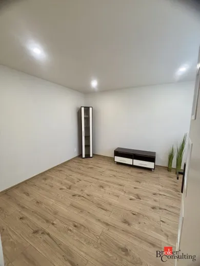 Na prenájom 1-izbový byt, 36 m², Žiar nad Hronom, Novomeského