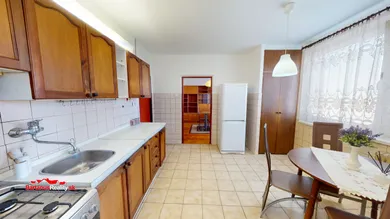 Na predaj 3-izbový byt, 75 m², Trenčín, Soblahovská
