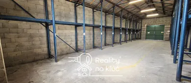 Na prenájom komerčné, 144 m², Nové Zámky, Gúgska