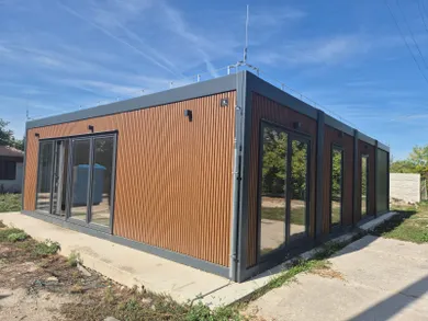 Na predaj dom, 800 m², Komárno
