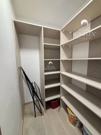 Na prenájom 1-izbový byt, 33 m², Komárno, Hradná