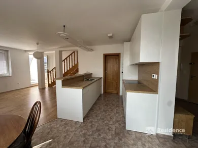 Na prenájom 4-izbový byt, 114 m², Liptovský Mikuláš, Paula Štraussa