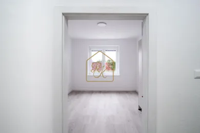 Na predaj 3-izbový byt, 83 m², Nitra, Štúrova