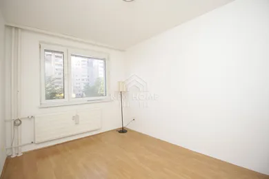Na prenájom 3-izbový byt, 70 m², Bratislava-Ružinov, Palkovičova