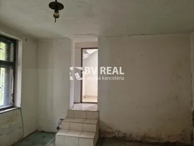 Na predaj 2-izbový dom, 53 m², Temeš, -