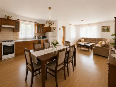 Domy na sprzedaż, 6-pokojowe, Šamorín · €359 999