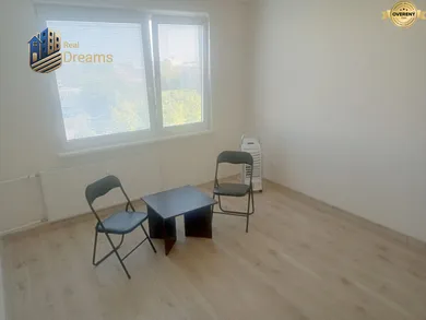 Na prenájom 1-izbový byt, 20 m², Nové Zámky