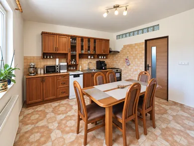 Na predaj 3-izbový dom, 150 m², Komoča