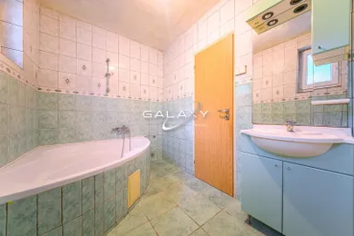 Na predaj 4-izbový dom, 164 m², Šíd