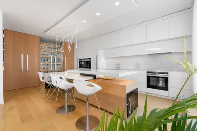Na predaj 4-izbový byt, 124 m², Bratislava-Petržalka, Žltá