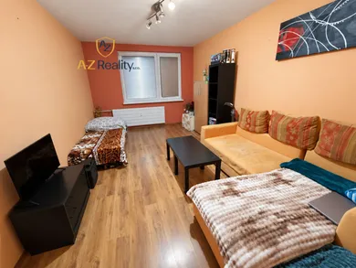 Na predaj 2-izbový byt, 65 m², Nové Zámky