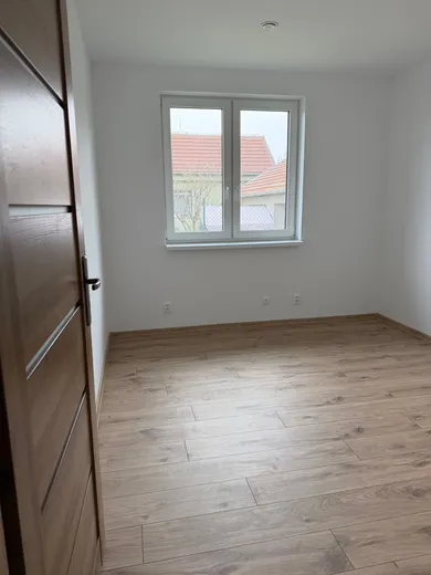 Na predaj 4-izbový dom, Komoča
