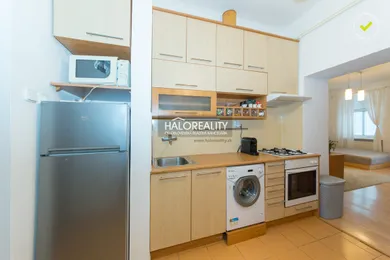 Na predaj 1-izbový byt, 35 m², Bratislava-Staré Mesto, Lazaretská