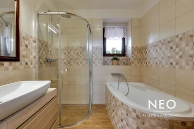 Na predaj 4-izbový dom, 212 m², Špačince, Poštová
