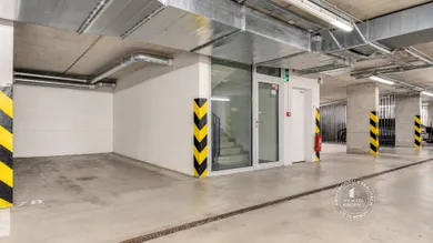 Na prenájom objekt, 14 m², Bratislava-Staré Mesto, Dunajská