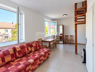 Na prenájom 2-izbový byt, 40 m², Tlmače, Lipník