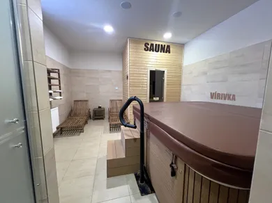 Na predaj objekt, 107 m², Omastiná