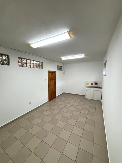 Na prenájom komerčné v Žilina · €200 · Dokončené