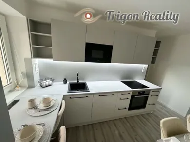 Na predaj 2-izbový byt, 58 m², Komárno