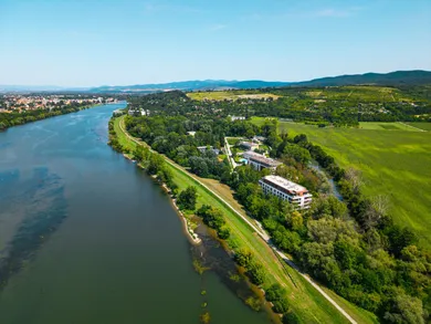 Na predaj 2-izbový byt, 54 m², Piešťany, Odborárska