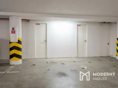 Na predaj objekt, 13 m², Bratislava-Petržalka, Údernícka