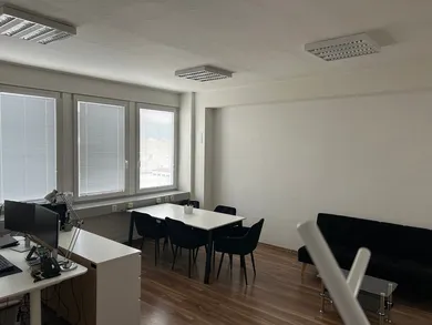 Na prenájom komerčné, 33 m², Žilina, Dolné Rudiny