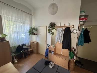 Na predaj 4-izbový byt, 97 m², Bratislava-Nové Mesto, Odborárska