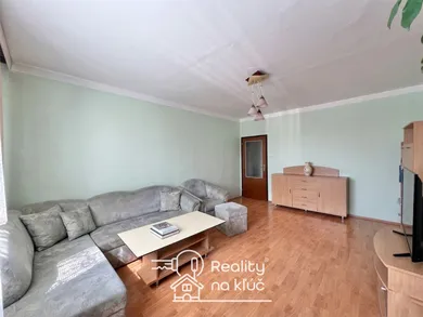 Na predaj 3-izbový byt, 78 m², Nové Zámky, J. Kráľa