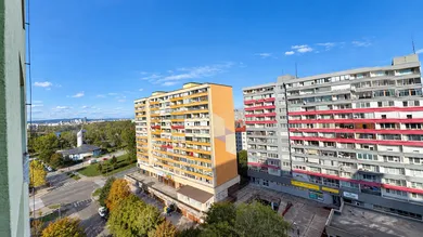 Na predaj 1-izbový byt, 38 m², Bratislava-Petržalka, Jasovská