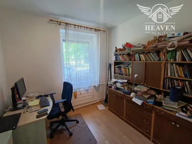 Na predaj 4-izbový byt, 81 m², Komárno, Gazdovská ul.