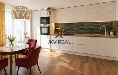 Na prenájom 2-izbový byt, 57 m², Nitra, Hodžova