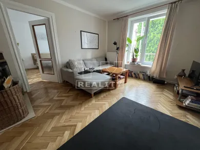 Na predaj 2-izbový byt, 56 m², Liptovský Mikuláš