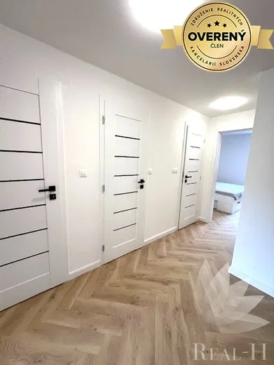 Na predaj 3-izbový byt, 59 m², Bratislava-Staré Mesto, Medená