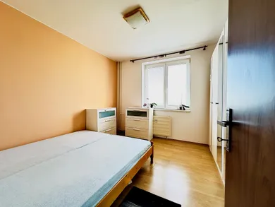 Na predaj 3-izbový byt, 71 m², Pezinok, Svätoplukova