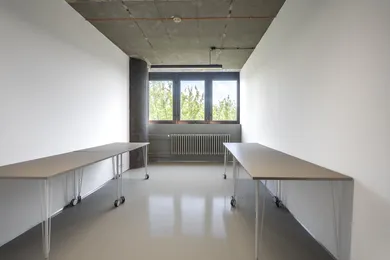 Na prenájom komerčné, 401 m², Bratislava-Petržalka, Kutlíkova