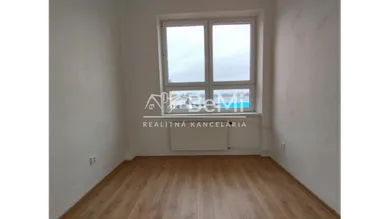 Lokale komercyjne na wynajem, Lučenec · €69