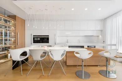 Na predaj 4-izbový byt, 124 m², Bratislava-Petržalka, Žltá