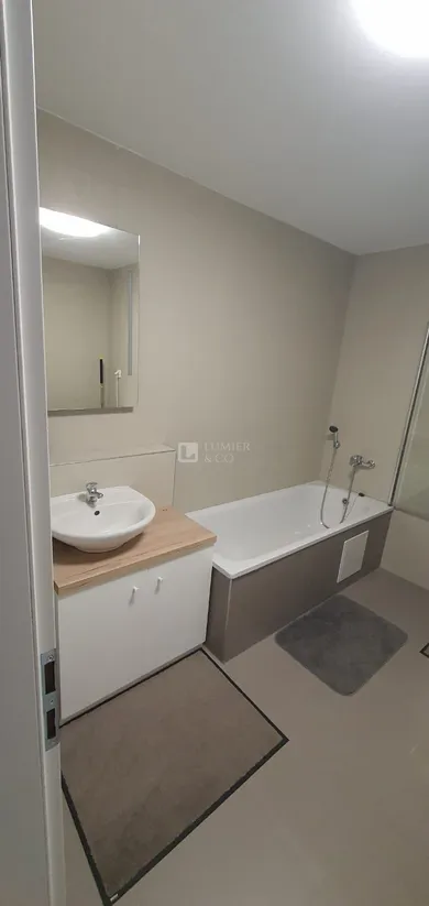 Na prenájom 2-izbový byt, 57 m², Banská Bystrica, Medená